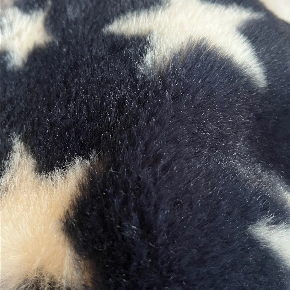 Navy Blue Faux Fur Bucket Hat With White Stars